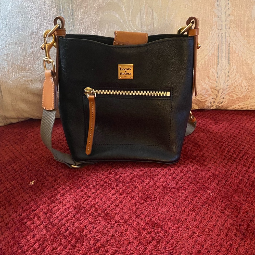Dark blue Dooney bag in good condition